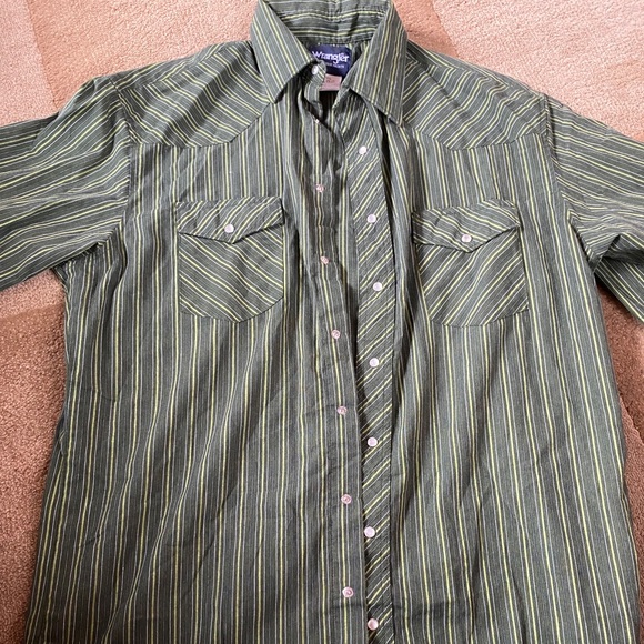 Button up shirt (sold) - Picture 2 of 2